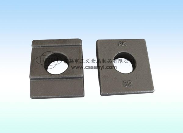 Railway fixed buckle plate